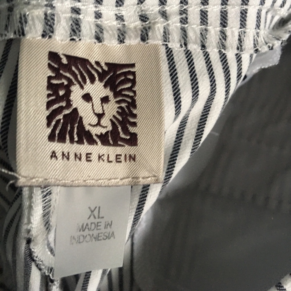 Capri pants